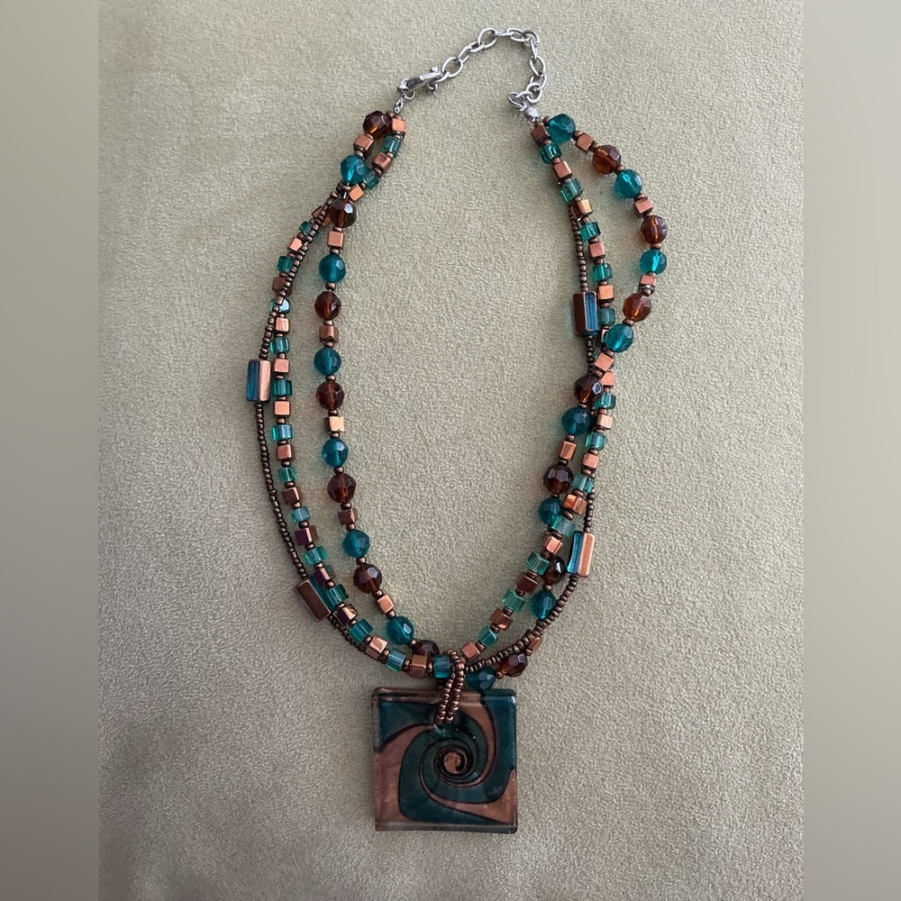 Elegant Multicolor Beaded Necklace